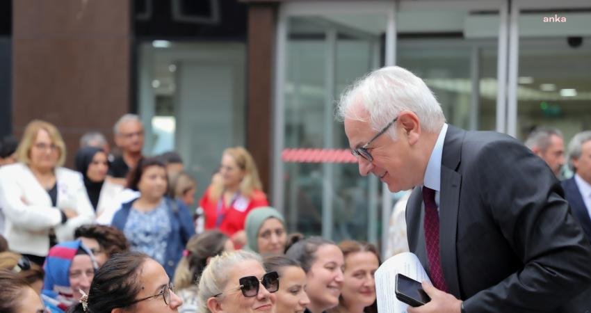 Beykoz Belediye Başkanı Alaattin Köseler, kadın personeliyle bir araya geldiği