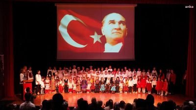 Beylikdüzü’nde 29 Ekim Cumhuriyet Bayramı etkinlikleri başladı. İlçedeki Gündüz Çocuk