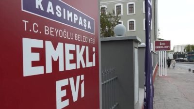 İstanbul'da Kasımpaşa Emekli Evi’nde 1 Ekim Dünya Yaşlılar Günü dolayısıyla