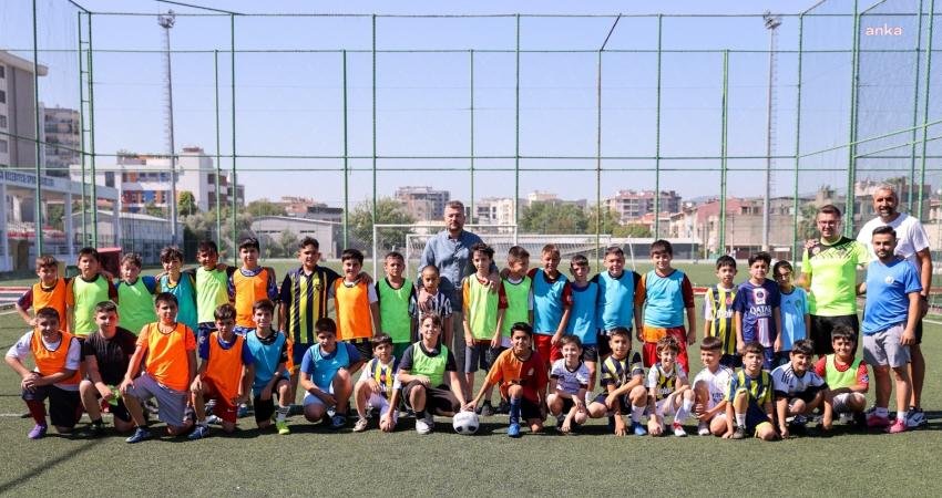 Buca Belediyesi’nin ücretsiz kış futbol okuluna kayıtlar başladı. Buca Belediye