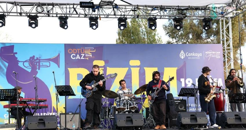Çankaya Belediyesi, Uğur Mumcu Parkı'nda düzenlediği 'Bizim Caz' etkinliği ile