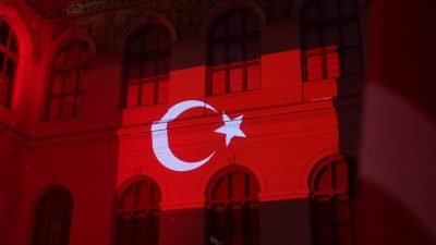 Çekya’nın başkenti Prag’ın Ulusal Müze binası, 29 Ekim Cumhuriyet Bayramı