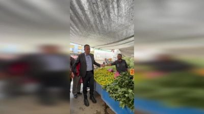 CHP Grup Başkanvekili Ali Mahir Başarır, Mersin’de pazar masrafı için