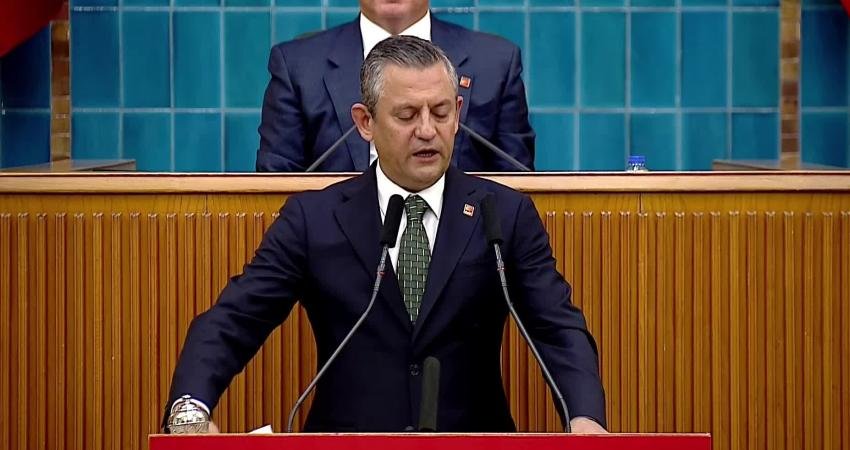 CHP Genel Başkanı Özgür Özel, vatandaşları çocukların, kadınların ve sokak