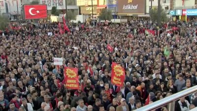 CHP Genel Başkanı Özgür Özel, partisinin Esenyurt Belediye Başkanı Ahmet