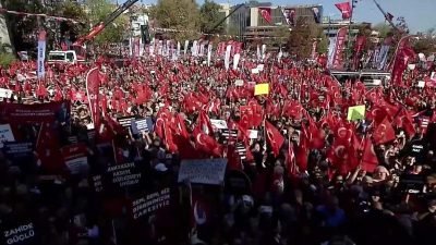 CHP Genel Başkanı Özgür Özel, partisinin İstanbul’da düzenlediği “Teröre ve