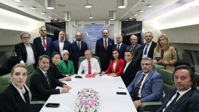 Cumhurbaşkanı Recep Tayyip Erdoğan, Arnavutluk ve Sırbistan ziyaretlerinin ardından uçakta