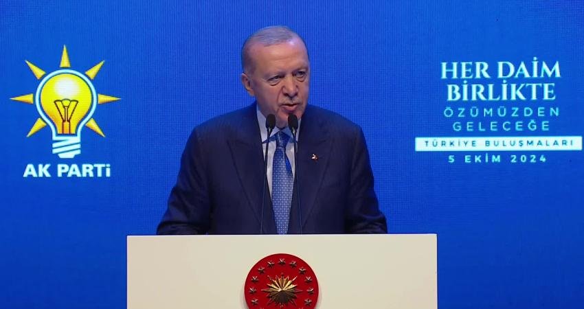 Cumhurbaşkanı Recep Tayyip Erdoğan AK Parti kadrolarında değişim olacağı sinyalini