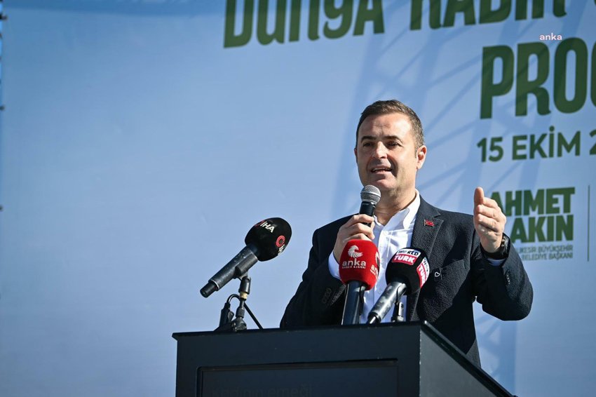 balikesir-buyuksehir-belediyesinden-dunya-kadin-ciftciler-gunune-ozel-program-ahmet-akin-kadin-ciftcilerimizin-adi-da-yetkisi-de-kazanci-da-olacak
