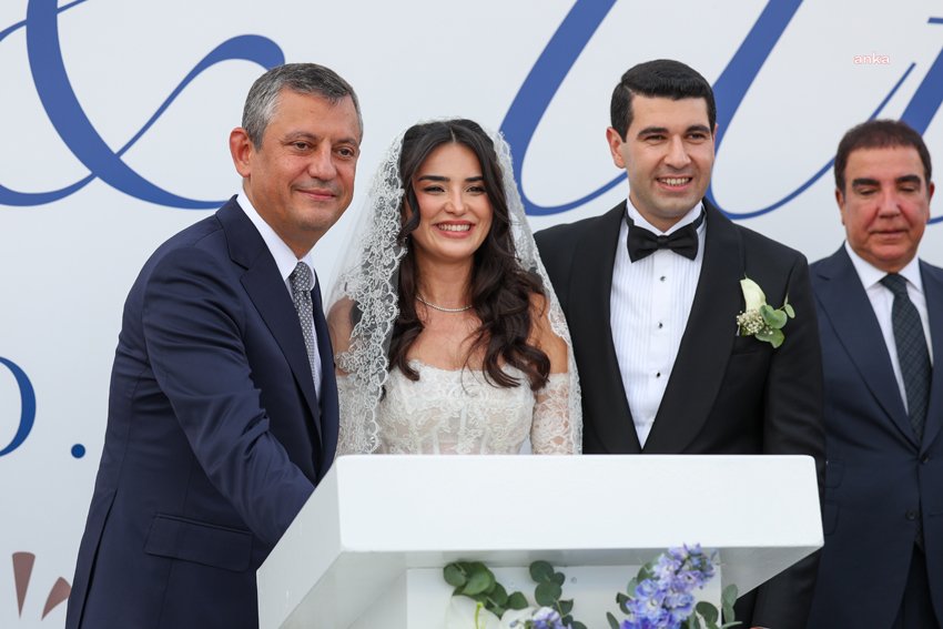ozgur-ozel-avcilar-belediye-baskani-caykaranin-dugunune-katildi