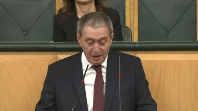 DEM Parti Eş Genel Başkanı Tuncer Bakırhan, partisinin grup toplantısında