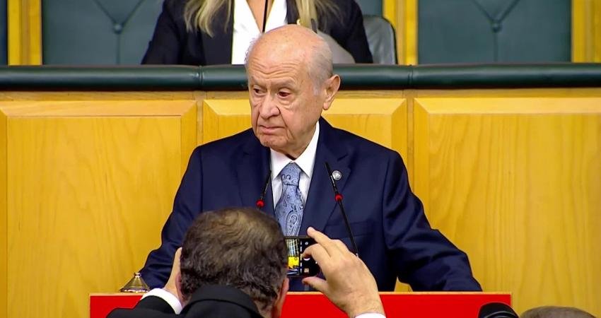 MHP Genel Başkanı Devlet Bahçeli, "Uzattığım eli bağlamından koparıp başka