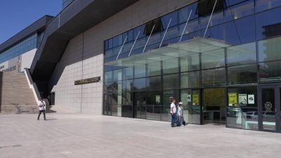 Yerel Yönetimlerde Kadın Politikaları Çalıştayı’nın açılışında konuşan Diyarbakır Büyükşehir Belediyesi
