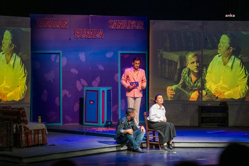 mersin-buyuksehir-belediyesi-sehir-tiyatrosu-yeni-sezonu-kus-opucugu-ile-acti