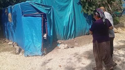 Osmaniye'nin Sumbas ilçesinde 6 Şubat Kahramanmaraş merkezli depremlerde evi ağır