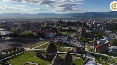 Erzurum Valiliği, Dünya Kadın Çiftçiler Günü kapsamında 'ehram' giyen kadınlarla çekilen