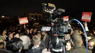 "Terör örgütü üyeliği" suçlamasıyla sabah saatlerinde evinden gözaltına alınan ve