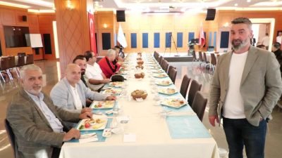 Esenyurt Belediye Başkanı Ahmet Özer, Amatör Spor Kulüpleri Haftası nedeniyle
