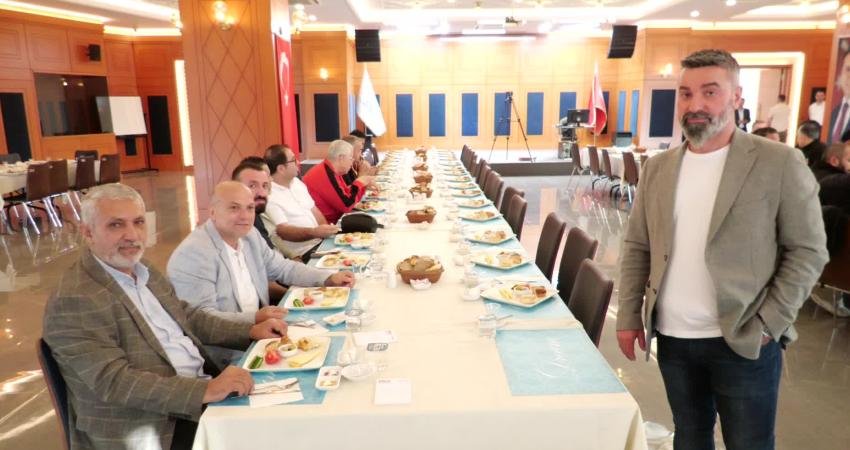 Esenyurt Belediye Başkanı Ahmet Özer, Amatör Spor Kulüpleri Haftası nedeniyle