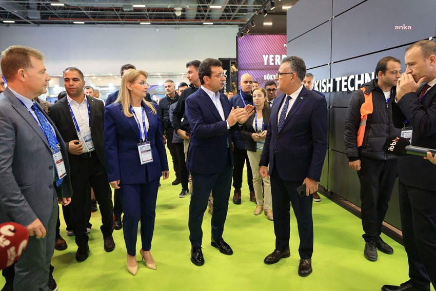 tusas-stantini-ziyaret-eden-imamoglu-ozellikle-savunma-sanayine-yapilan-bu-saldiri-milletimize-yapilmis-bir-saldiridir
