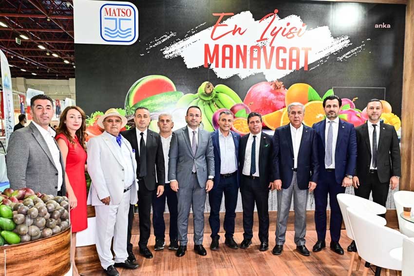 manavgat-belediye-baskani-kara-yorex-fuarinda