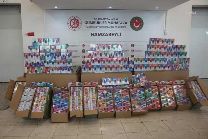 ticaret-bakanligi-duzenledigi-operasyonlarda-364-kilogram-uyusturucu-ve-piyasa-degeri-yaklasik-24-milyon-lira-olan-kacak-elektronik-sigara-ele-gecirdi