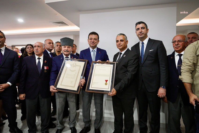 imamoglu-ugur-mumcu-sosyal-yasam-merkezini-ziyaret-etti