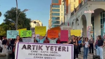 Hopalı ve Kemalpaşalı kadınlar, İstanbul’da öldürülen İkbal Uzuner ve Ayşenur Halil ile tüm kadın cinayetlerine tepki için yürüdü. Kadınlar