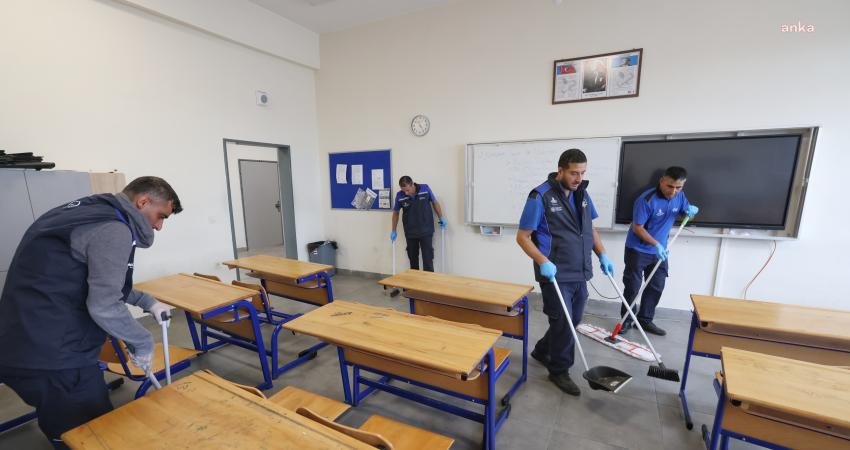 İstanbul Büyükşehir Belediyesi (İBB), başlattığı “Temiz Okul” projesi ile öğrencilerin