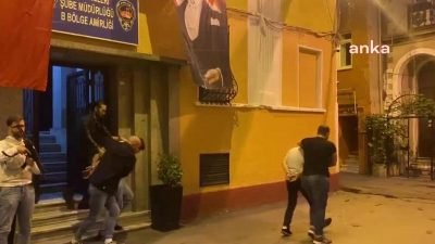Beyoğlu'nda sokakta yürüyen bir kadının önünü kesip cinsel saldırıda bulunan