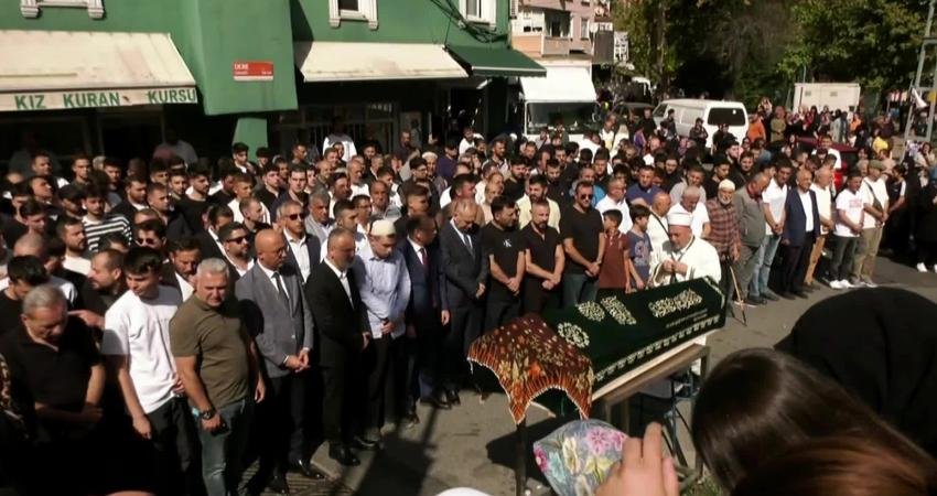 Ruhsal sorunları bulunan Semih Çelik'in Edirnekapı'da surlardan atlayarak intihar etmeden