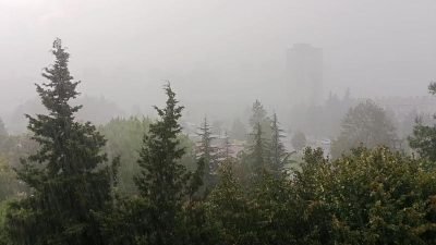 İstanbul'un batı ilçelerinde saat 16.15 itibarıyla ani yağış başladı. Kısa