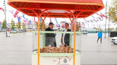 İstanbul Büyükşehir Belediyesi (İBB)  tasarımını yenilediği seyyar simit, kestane