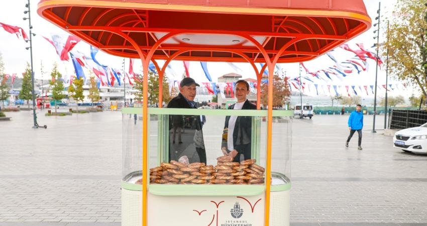 İstanbul Büyükşehir Belediyesi (İBB)  tasarımını yenilediği seyyar simit, kestane