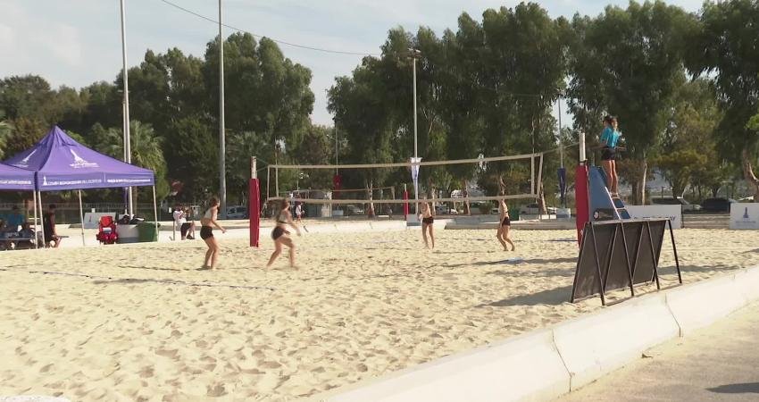 İzmir Büyükşehir Belediyesi'nin düzenlediği Liseliler Plaj Voleybolu Şenliği, sona erdi.