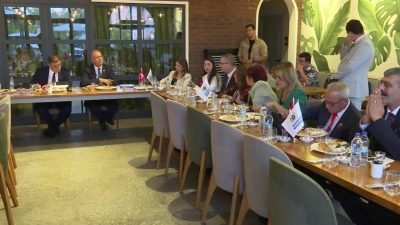 İzmir Büyükşehir Belediye Başkanı Cemil Tugay, Gaziemir’in 16 mahalle muhtarıyla