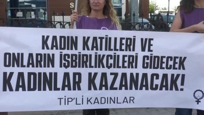 İzmir'de Türkiye İşçi Partisi (TİP) üyesi kadınlar, İstanbul Büyükşehir Belediyesi