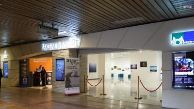 212 Photography Istanbul kapsamında düzenlenen “Dalgaları Aşmak” başlıklı sergi, 31