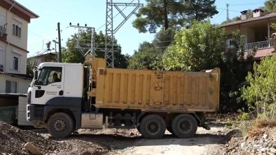 30 Eylül akşamı Manavgat’ta etkili olan dolu yağışı, tarım alanlarında