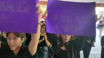 Ankara Üniversitesi öğrencileri son günlerde İstanbul’daki kadın cinayetlerini protesto için