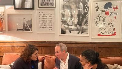  Dünyaca ünlü “Olasılıksız” kitabının yazarı Adam Fawer, yeni yayımlanan ''Mobius''