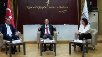 Esenyurt Kardeş Kültürler Festivali'nde konuşan CHP Genel Başkan Yardımcısı Özgür