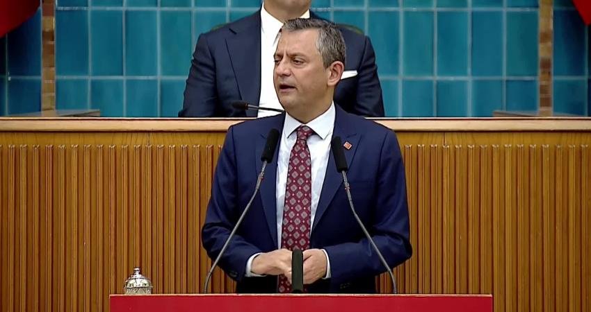 CHP Genel Başkanı Özgür Özel, partisinin grup toplantısında, yeni bir
