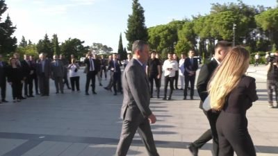CHP Genel Başkanı Özgür Özel, Çanakkale Şehitler Abidesi’ni ziyaret etti.