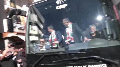 CHP Genel Başkanı Özgür Özel, Diyarbakır’da yaptığı esnaf ziyaretinin ardından