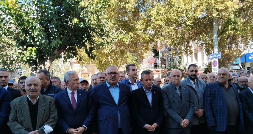 Özgür Özel, Meliha Ekin Başkaraağaç’ın cenaze törenine katıldı CHP Genel Başkanı Özgür Özel, eski Ayaş Belediye Başkanı Ali