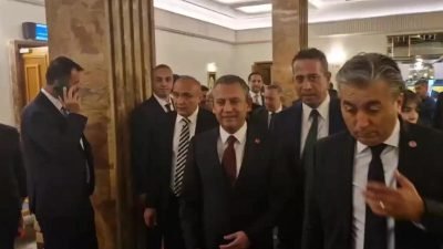 CHP Genel Başkanı Özgür Özel, MHP Genel Başkanı Devlet Bahçeli’nin