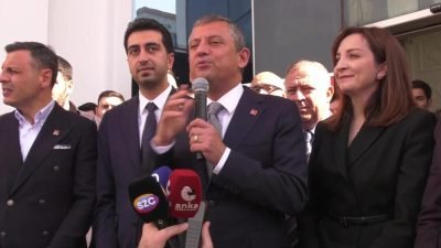 CHP Genel Başkanı Özgür Özel, İstanbul’da Tuzla Belediyesi’ni ziyaret etti.