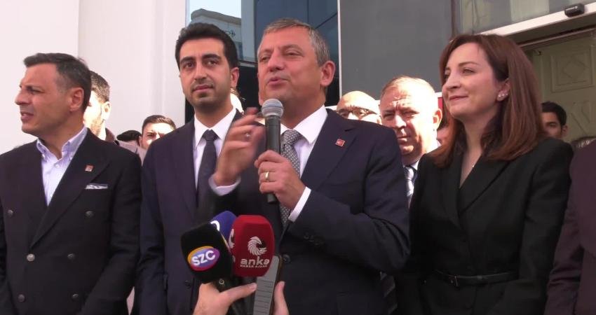 CHP Genel Başkanı Özgür Özel, İstanbul’da Tuzla Belediyesi’ni ziyaret etti.