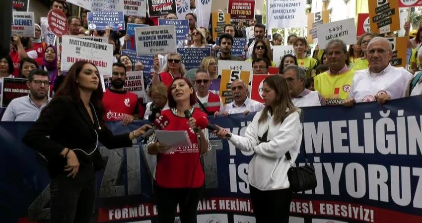 Sağlık emekçilerinden ‘yönetmelik’ protestosu: Ödüllendirilmek yerine hep cezalandırılıyoruz, bu durumdan bıktık artık Aile sağlığı merkezi hekimleri ve sağlık çalışanlarının üyesi bulunduğu meslek